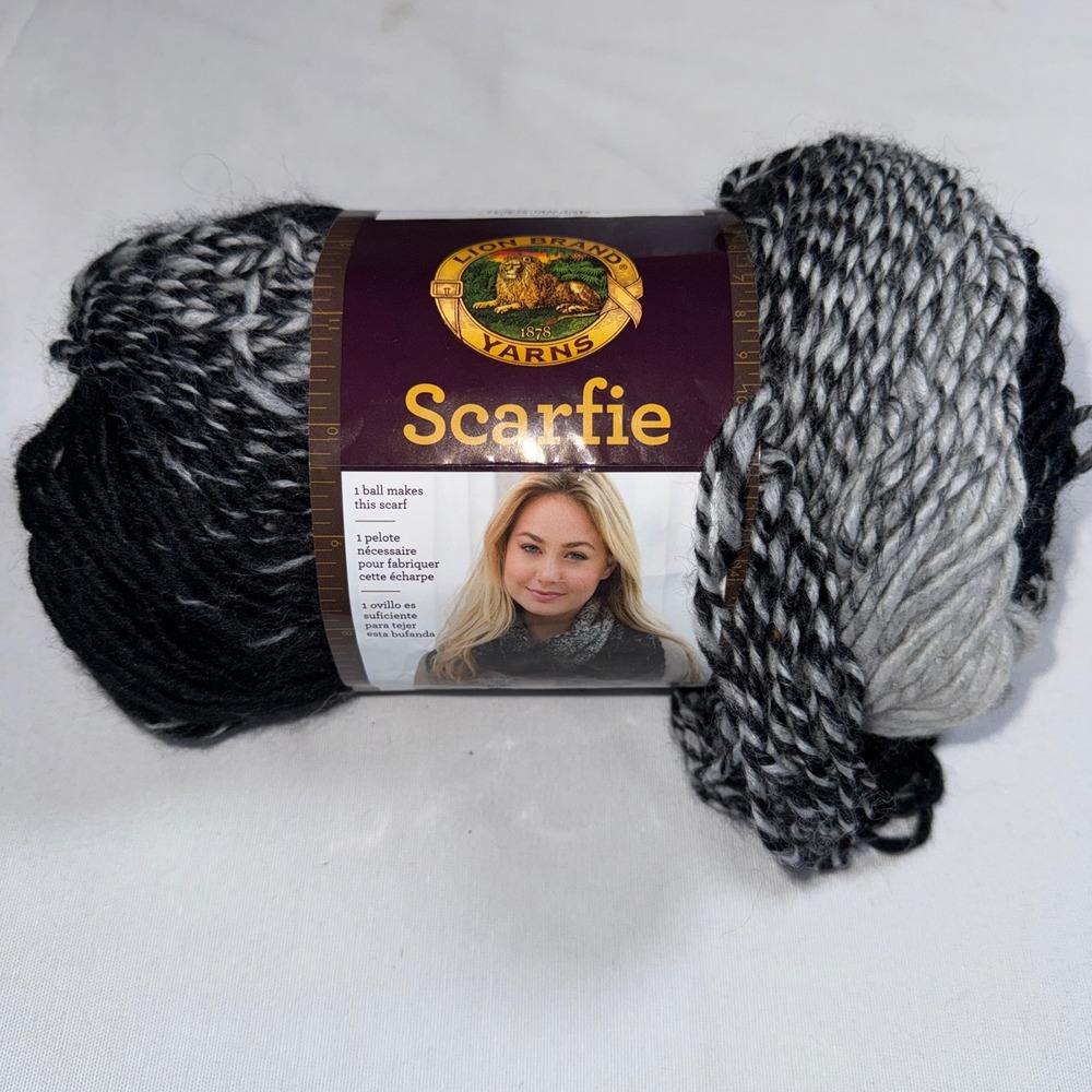 Lion Brand Scarfie Yarn Cream Black 201 Bulky Wool Blend 312 Yards 826-201